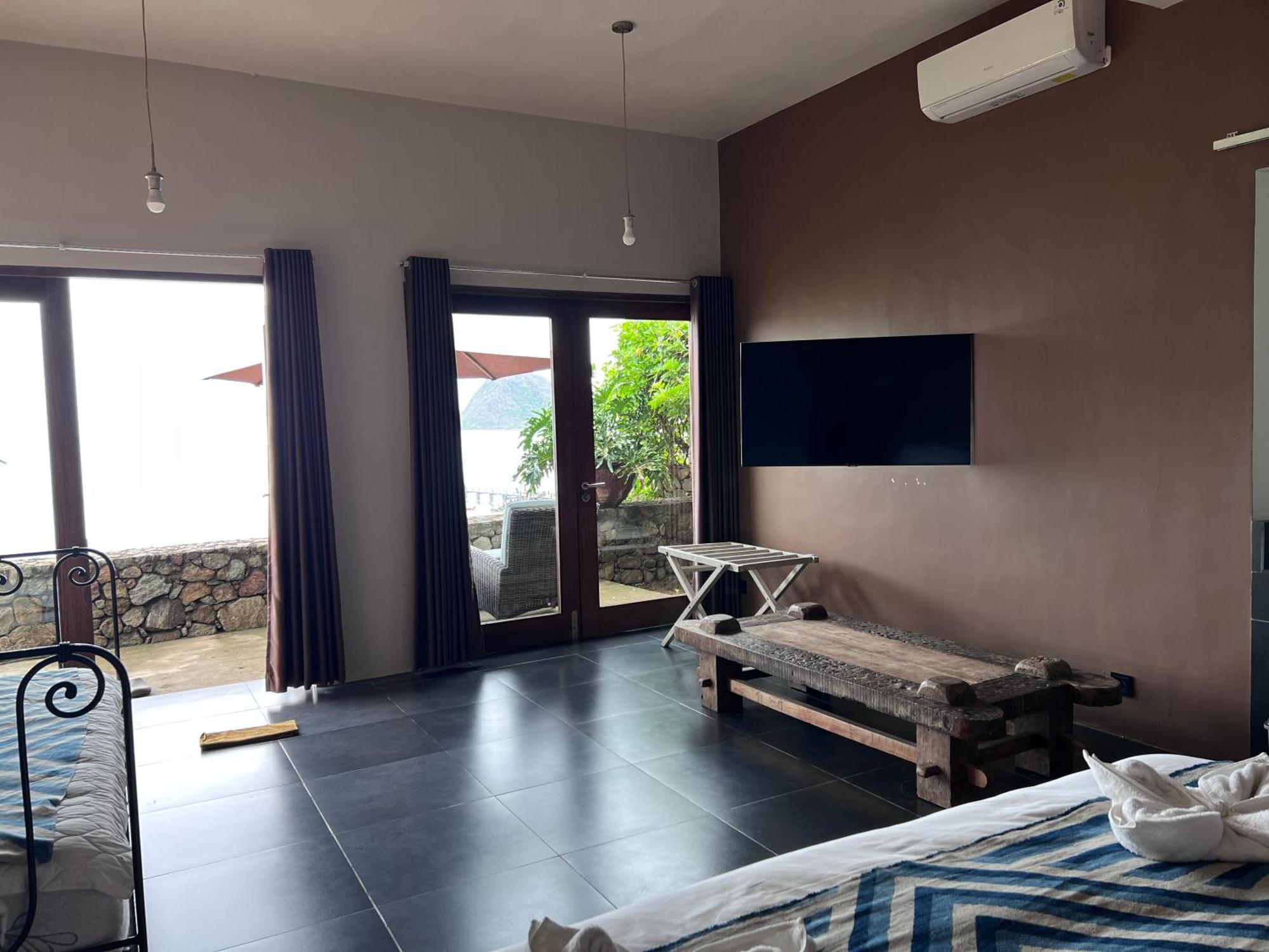 Blue Parrot Hotel Лабуан Баджо Екстериор снимка