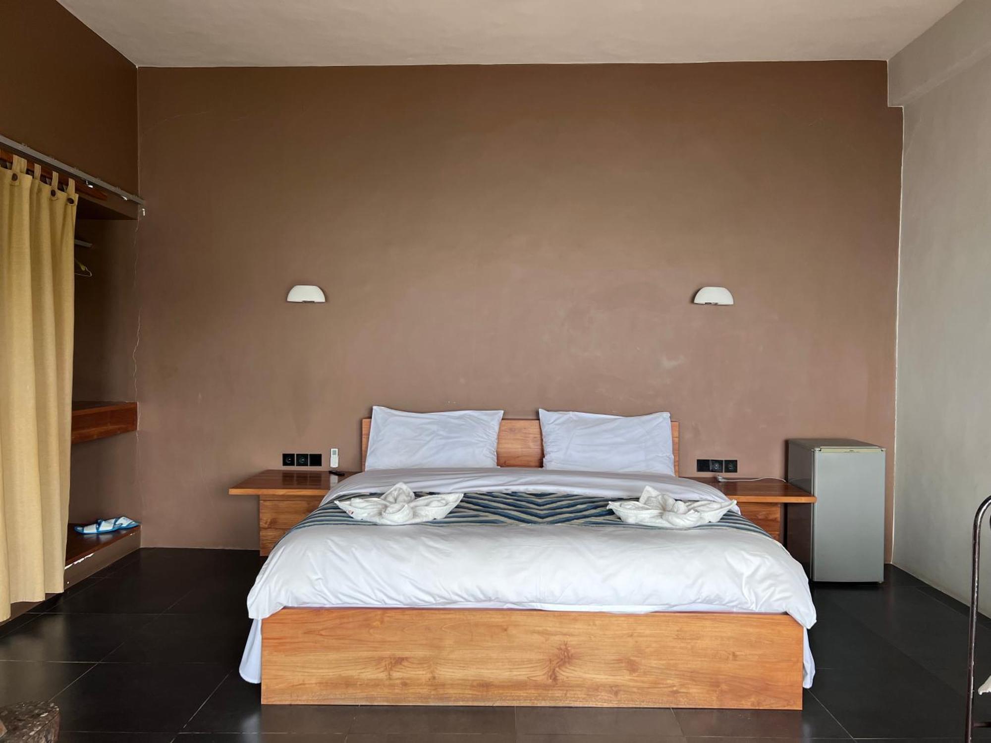 Blue Parrot Hotel Лабуан Баджо Екстериор снимка