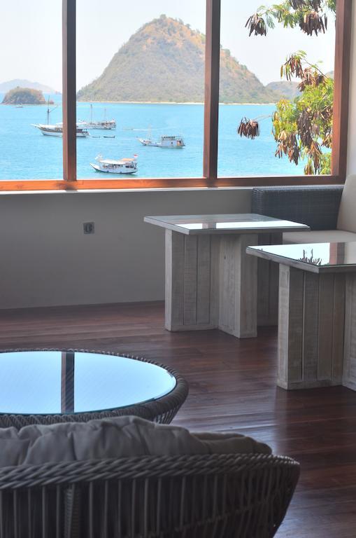 Blue Parrot Hotel Лабуан Баджо Екстериор снимка