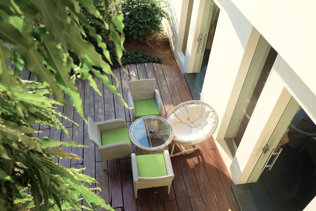 Blue Parrot Hotel Лабуан Баджо Екстериор снимка